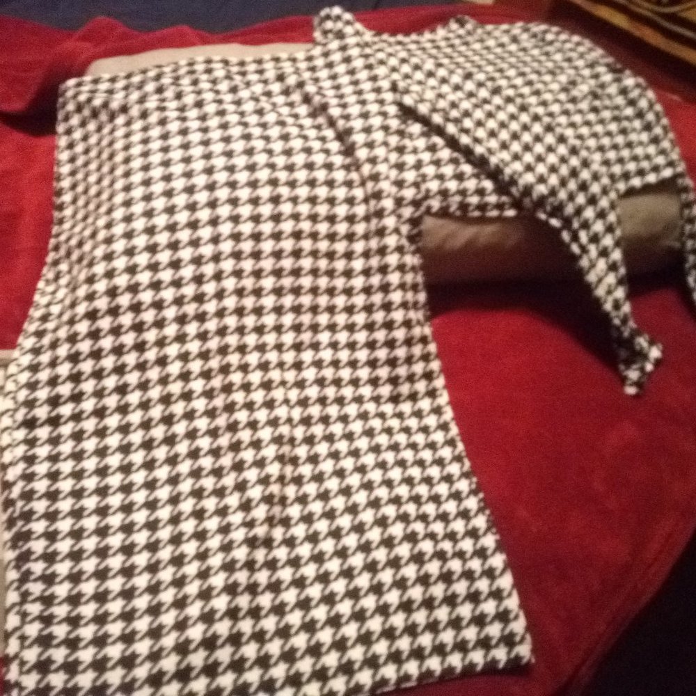 BRAND NEW never worn Sjirt Set